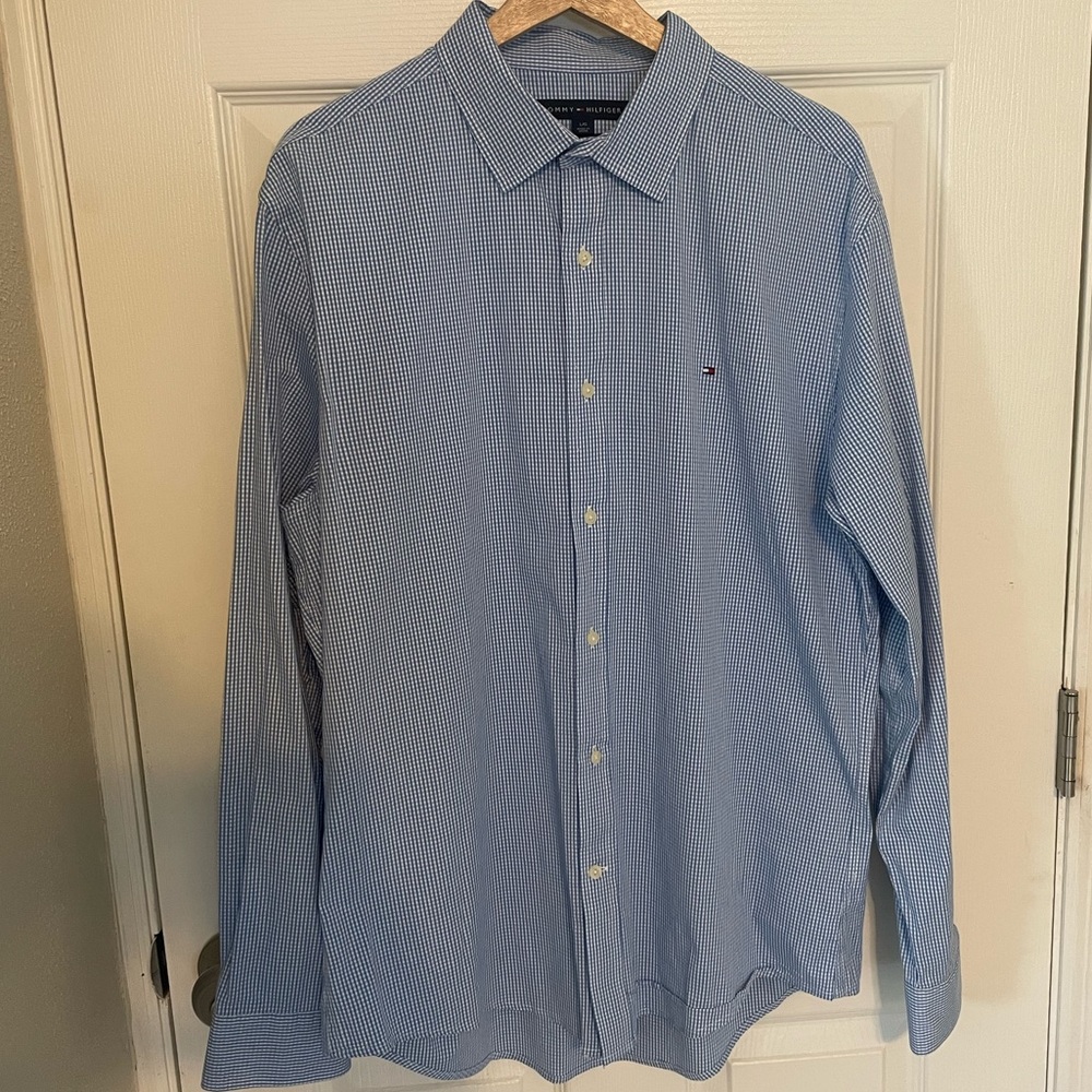 Tommy Hilfiger Mens Custom Fit Checkered Button Down (Blue/white)